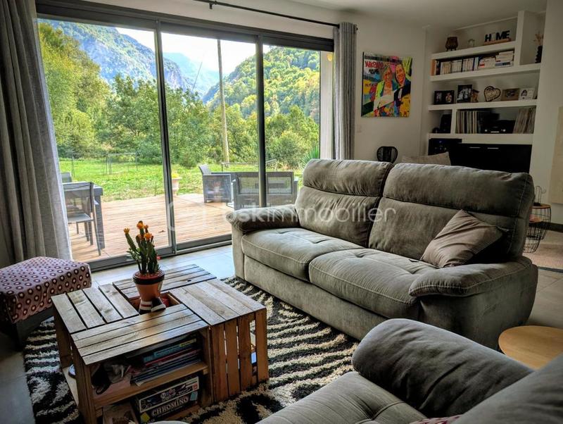 Maison traditionnelle - 185 m² - 6 pièces