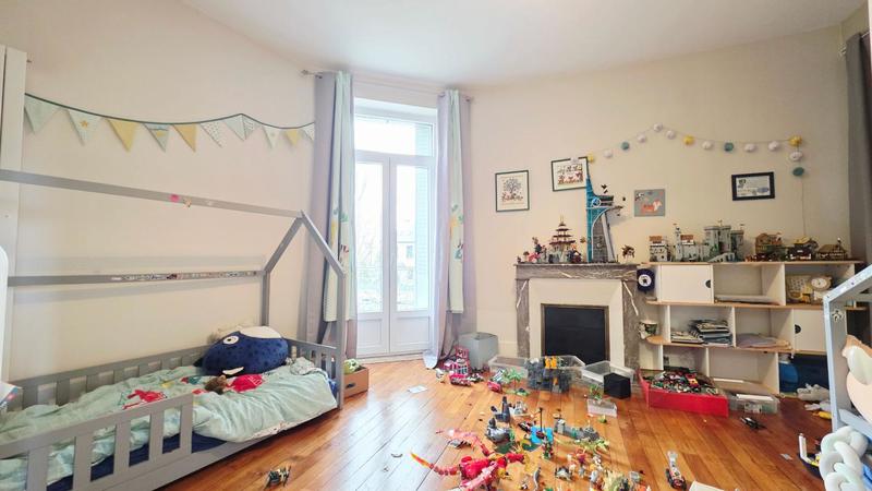 Maison - 189 m² - 8 pièces