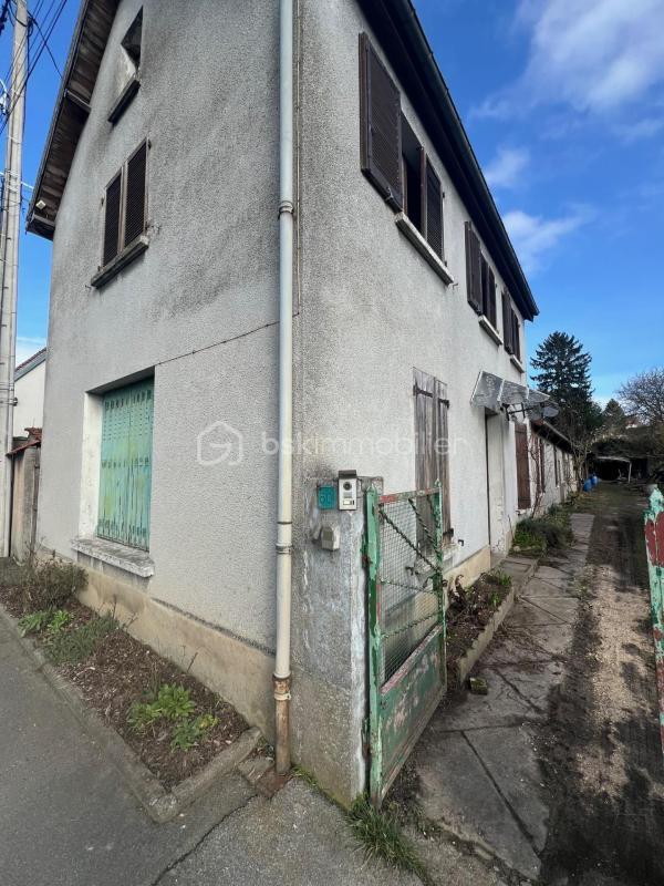 Maison - 142 m² - 8 pièces