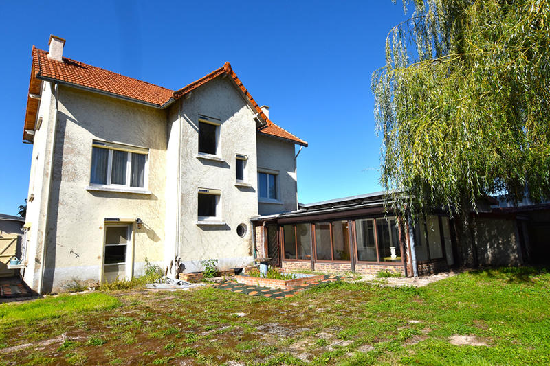 Maison - 227 m² - 11 pièces