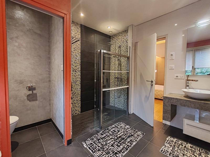 Demeure - 334 m² - 12 pièces