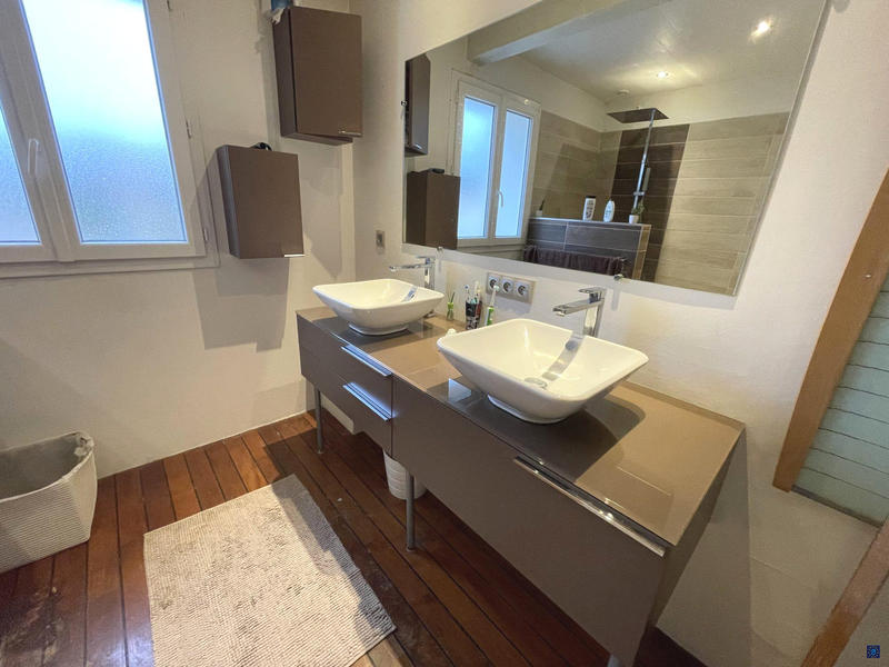 Maison - 170 m² - 7 pièces