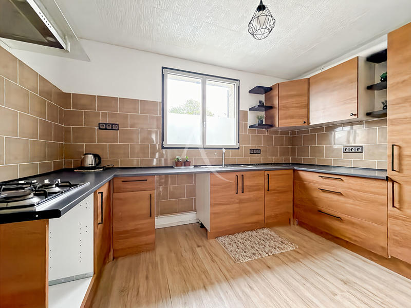 Maison - 80 m² - 5 pièces