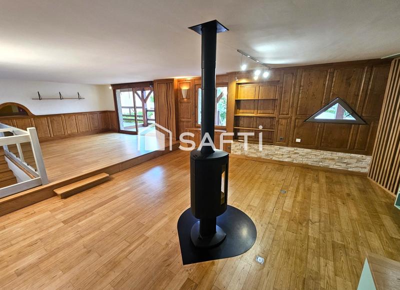 Maison - 286 m² - 9 pièces