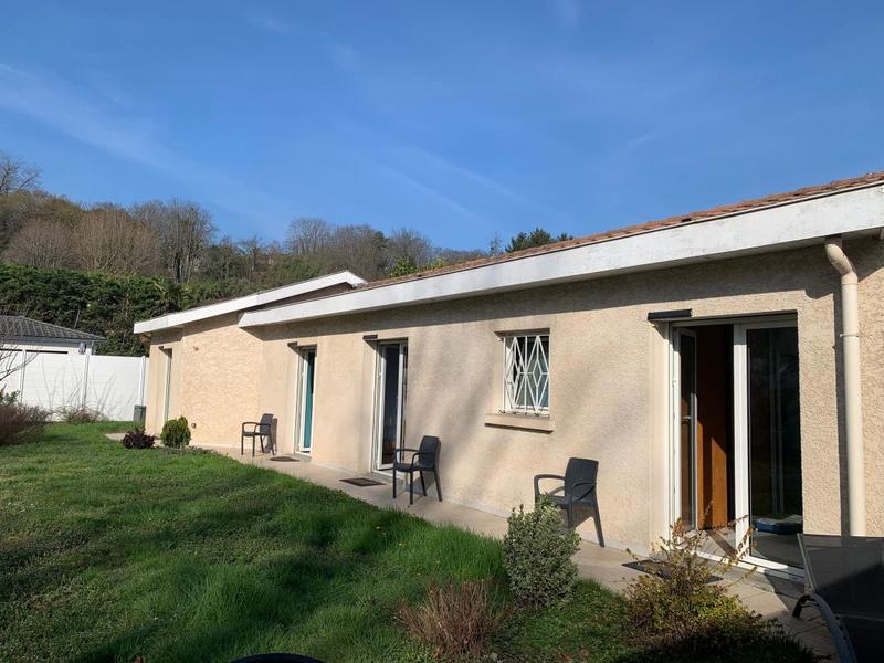 Maison - 245 m² - 8 pièces