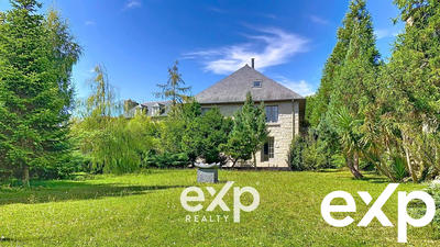 Maison - 242 m² - 7 pièces