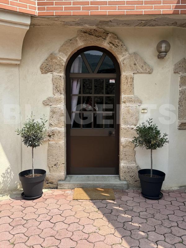 Maison - 269 m² - 9 pièces