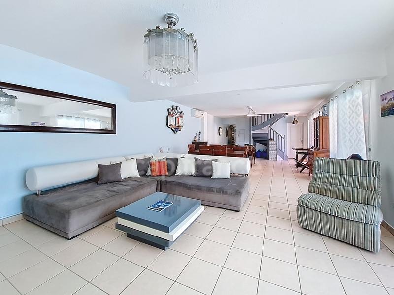 Villa - 196 m² - 4 pièces