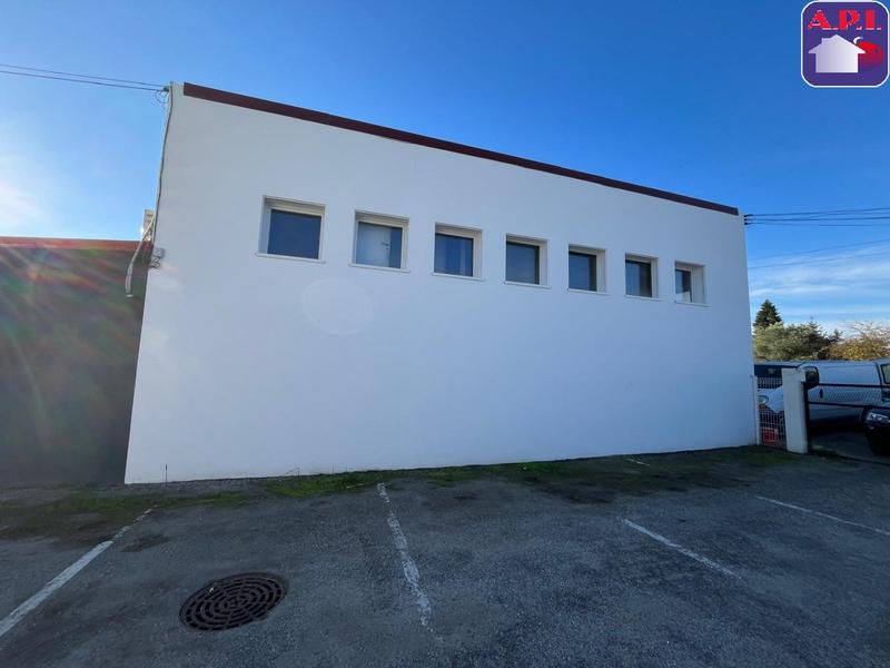 Local d'activités - 118 m² - 4 pièces