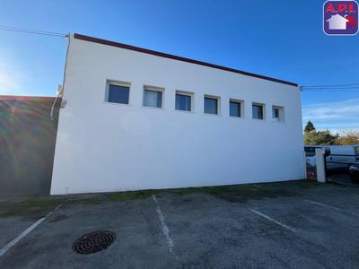 Local d'activités - 118 m² - 4 pièces