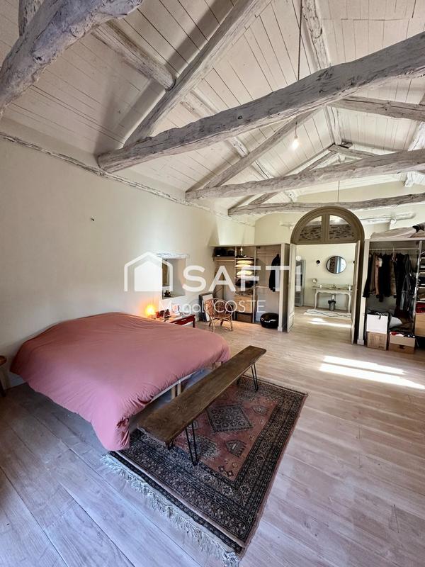 Maison - 440 m² - 12 pièces