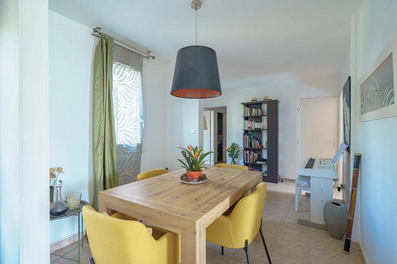 Appartement - 93 m² - 5 pièces