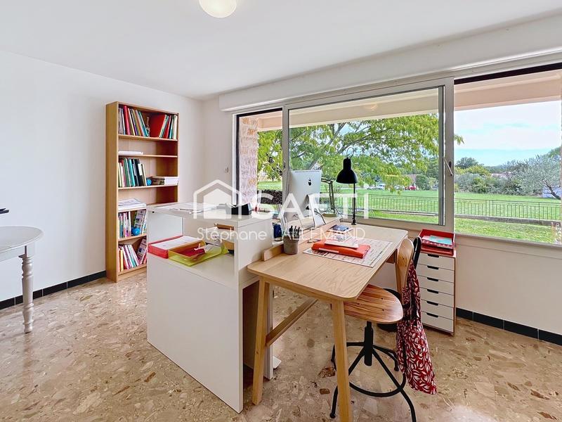 Maison - 220 m² - 7 pièces