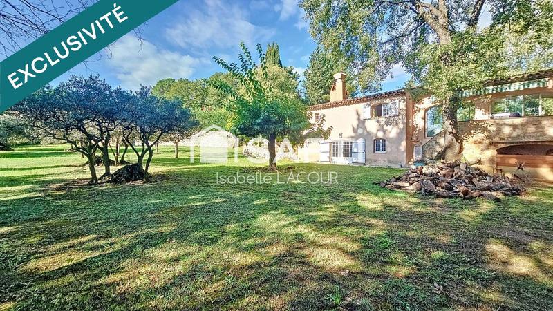 Villa - 260 m² - 6 pièces