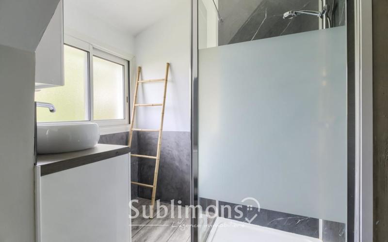 Maison traditionnelle - 114 m² - 7 pièces