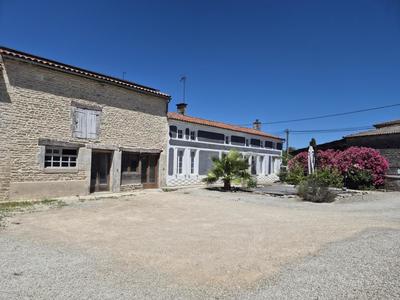 Maison en pierre - 150 m² - 5 pièces