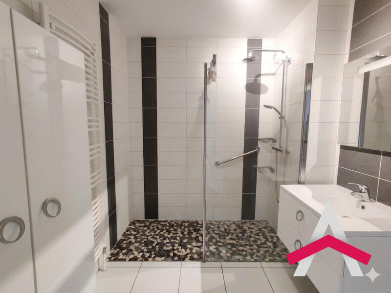 Appartement - 83 m² - 4 pièces