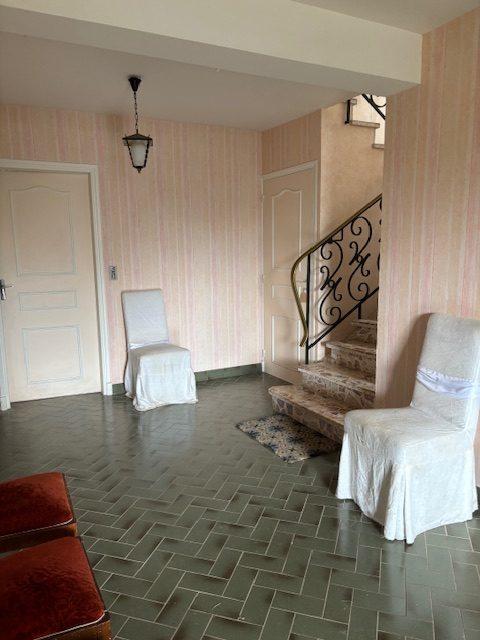 Maison - 170 m² - 9 pièces