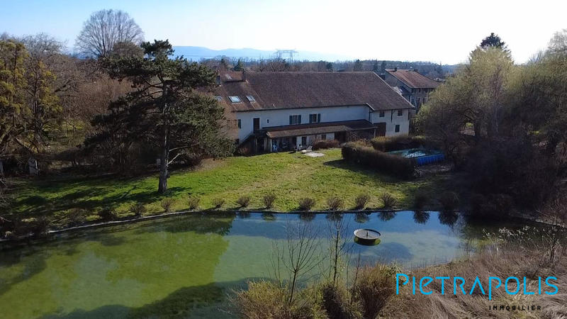 Maison - 850 m² - 12 pièces