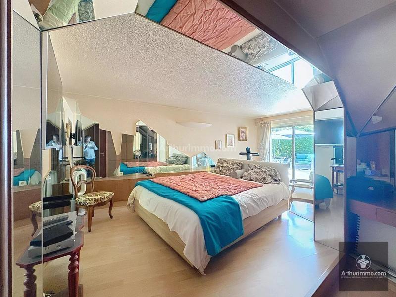 Maison - 308 m² - 8 pièces