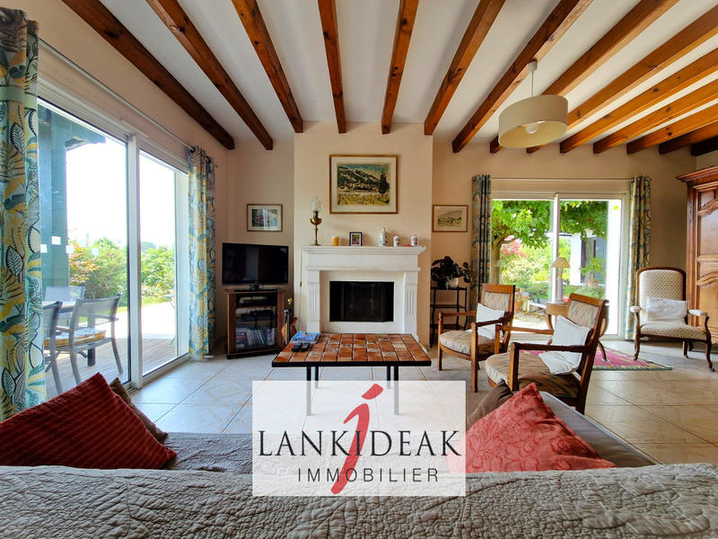 Maison - 194 m² - 6 pièces