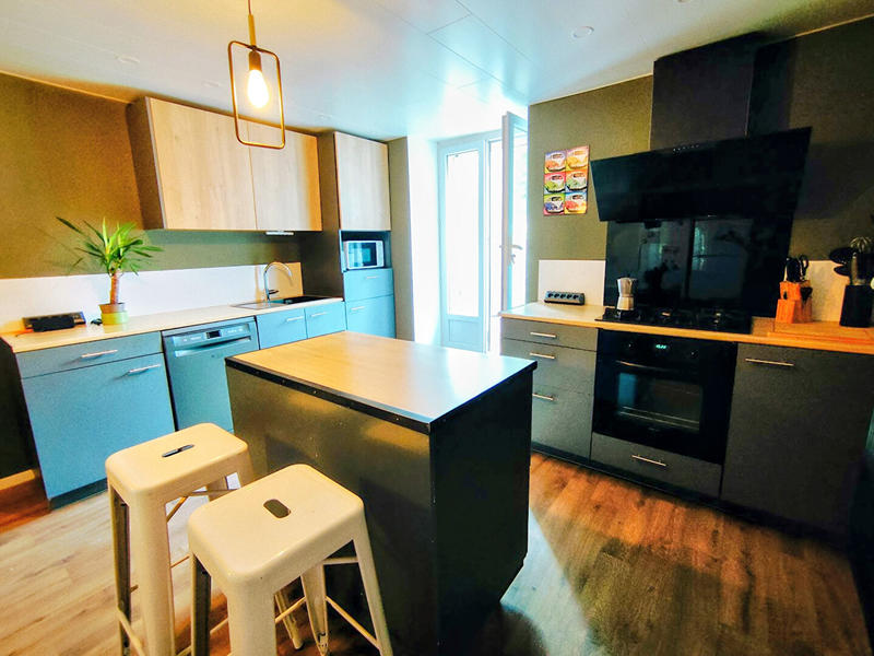 Maison - 163 m² - 8 pièces