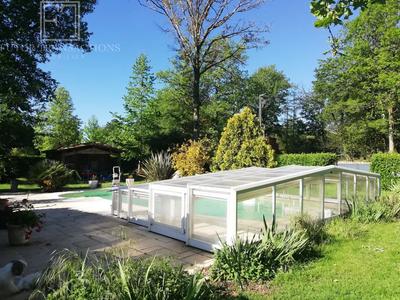 Maison - 227 m² - 12 pièces