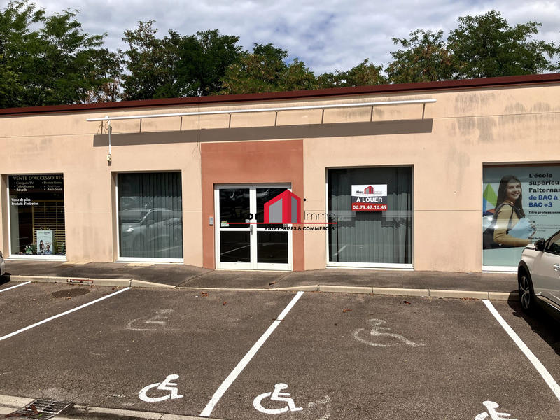 Local commercial - 115 m² - 4 pièces