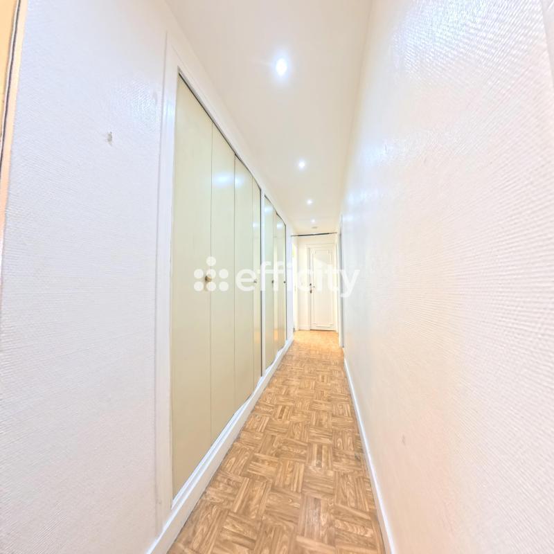 Appartement - 80 m² - 4 pièces