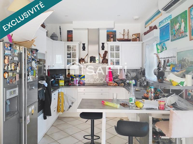 Maison - 237 m² - 8 pièces