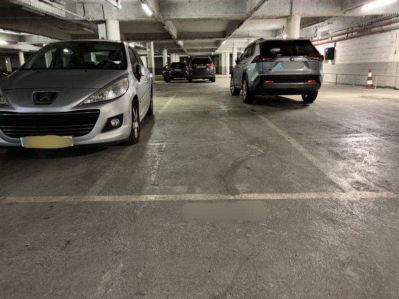 Parking / Garage - 193 m²