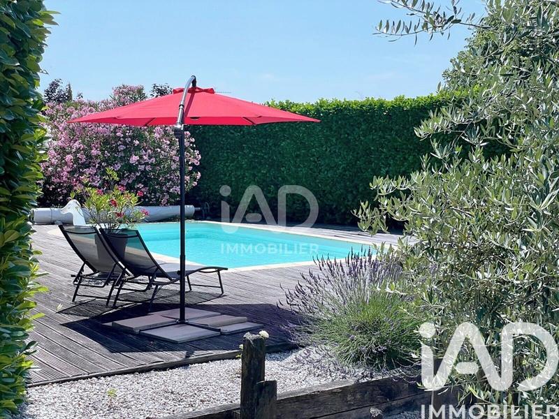 Maison - 230 m² - 8 pièces