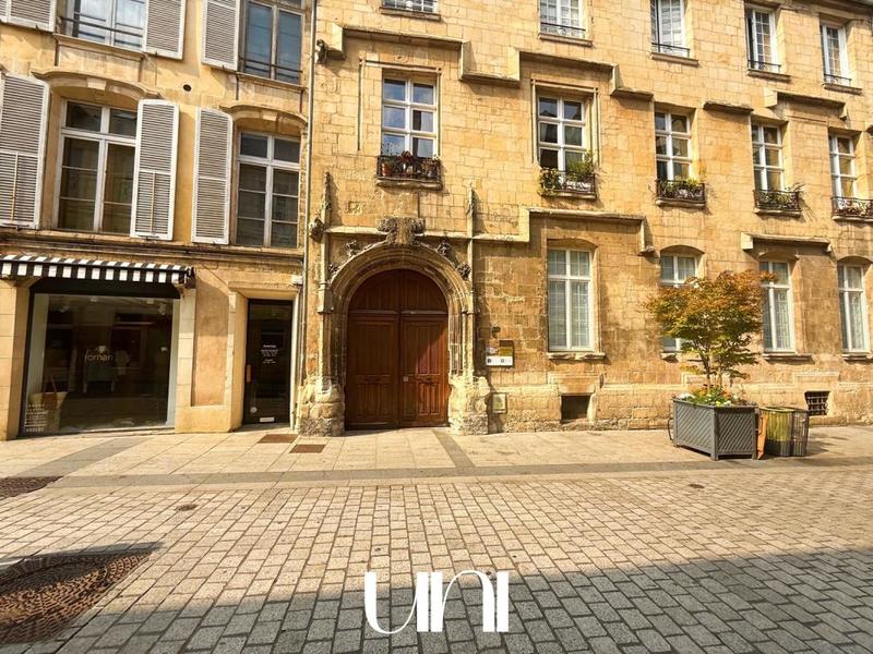 Studio - 24 m² - 1 pièce