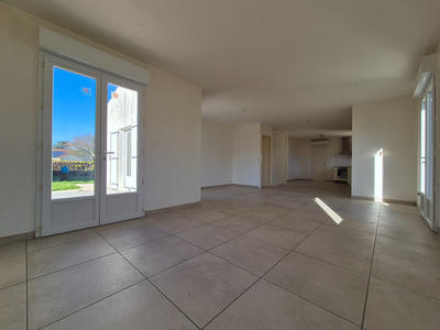 Maison - 93 m² - 4 pièces