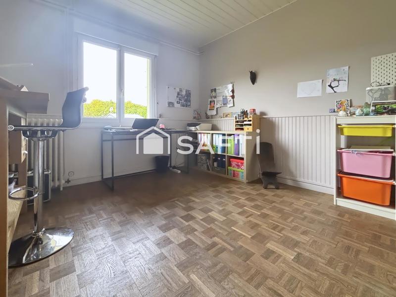 Maison - 222 m² - 8 pièces