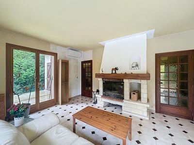 Pavillon - 150 m² - 6 pièces