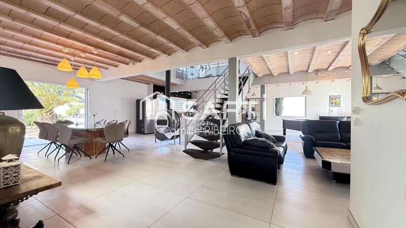 Villa - 255 m² - 5 pièces