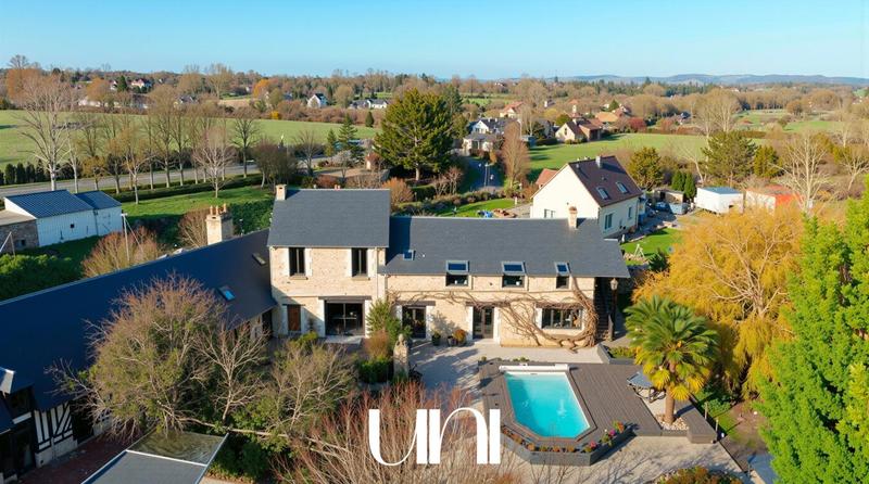 Maison - 630 m² - 30 pièces