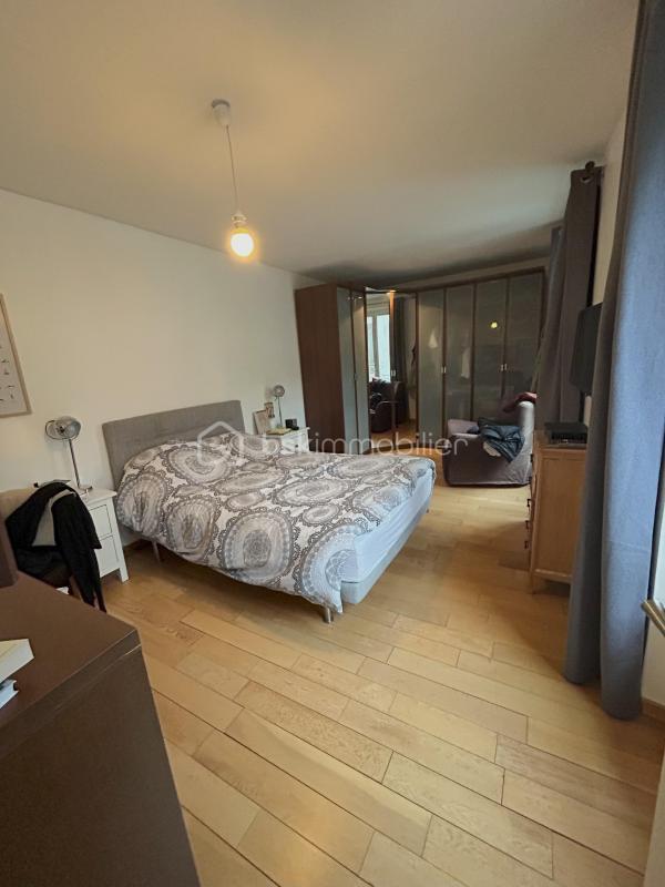 Maison - 187 m² - 9 pièces