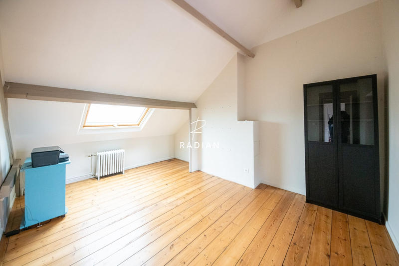 Maison - 224 m² - 7 pièces