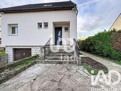 Maison - 95 m² - 5 pièces
