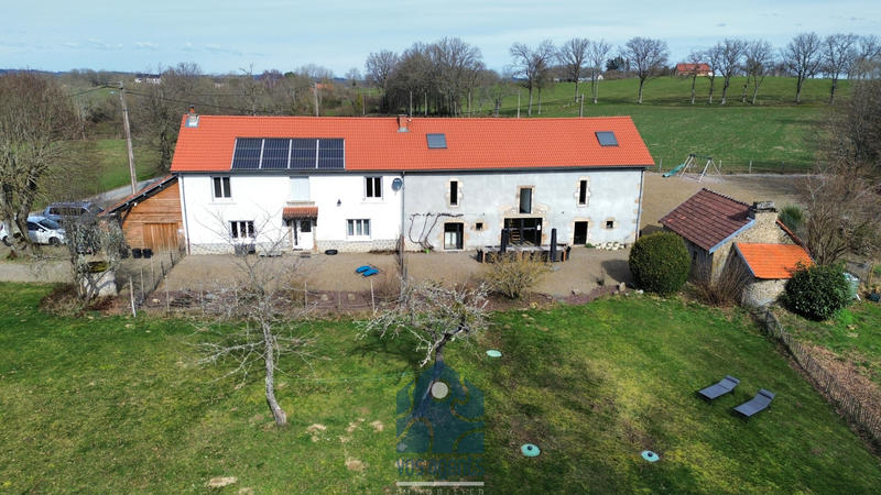 Propriété - 316 m² - 10 pièces