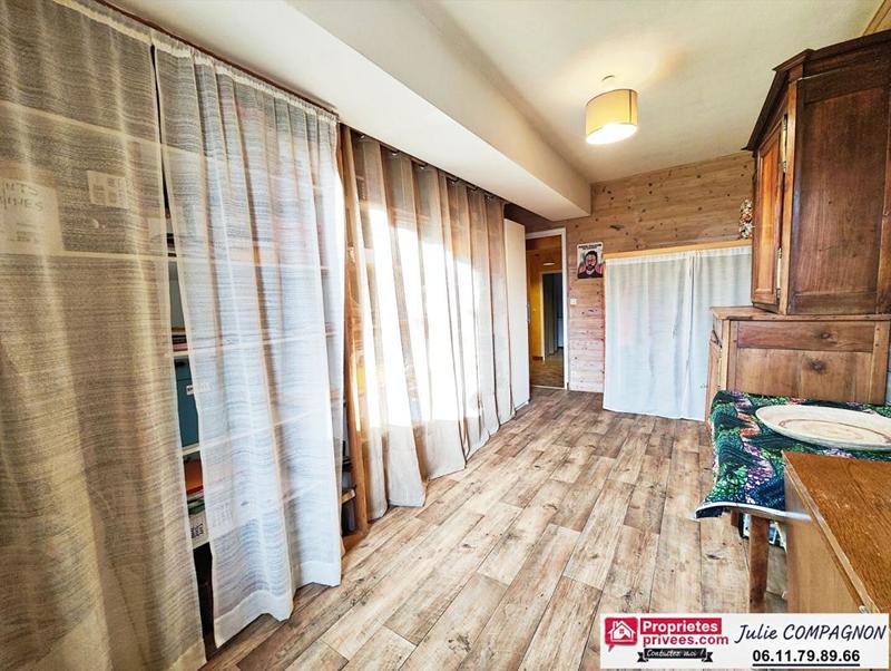 Maison - 243 m² - 7 pièces