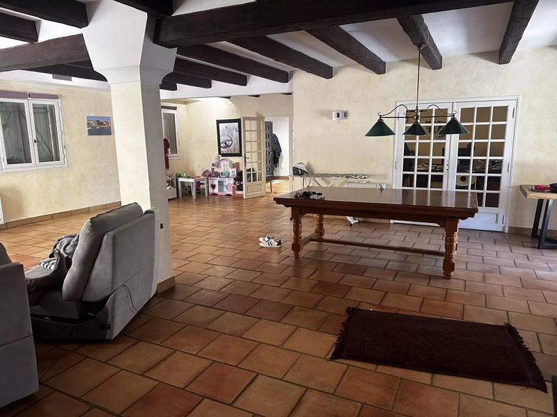 Villa - 400 m² - 9 pièces