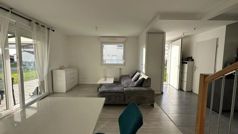 Maison - 90 m² - 5 pièces