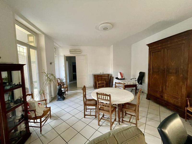 Appartement - 97 m² - 3 pièces