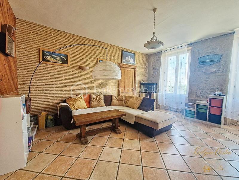 Maison - 323 m² - 8 pièces