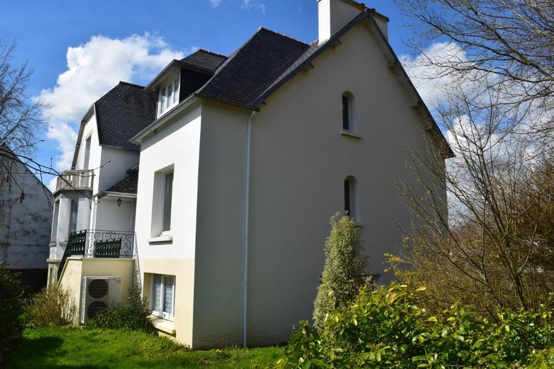 Maison - 235 m² - 10 pièces