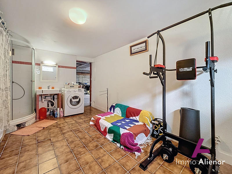 Maison - 188 m² - 9 pièces