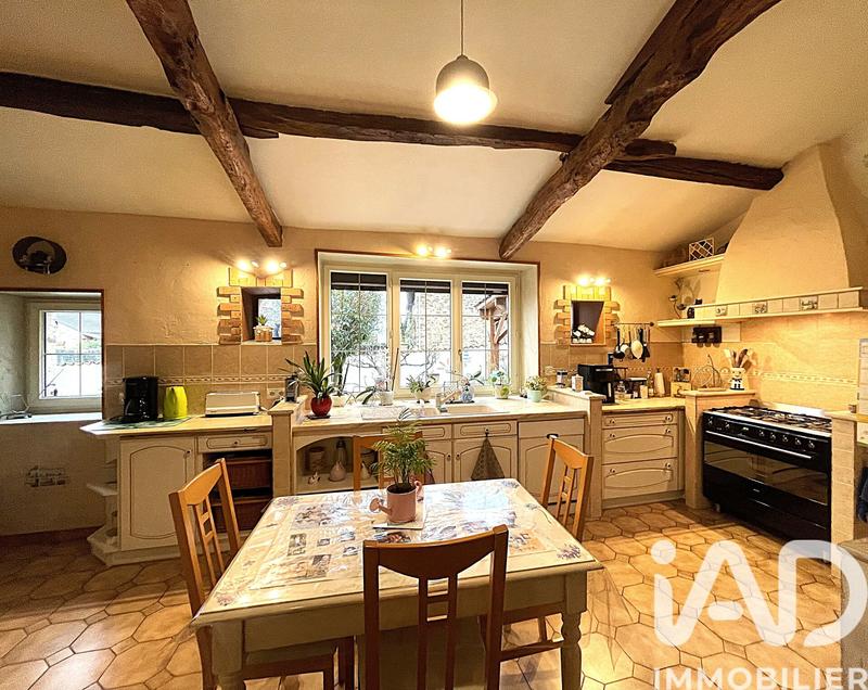 Maison - 248 m² - 8 pièces